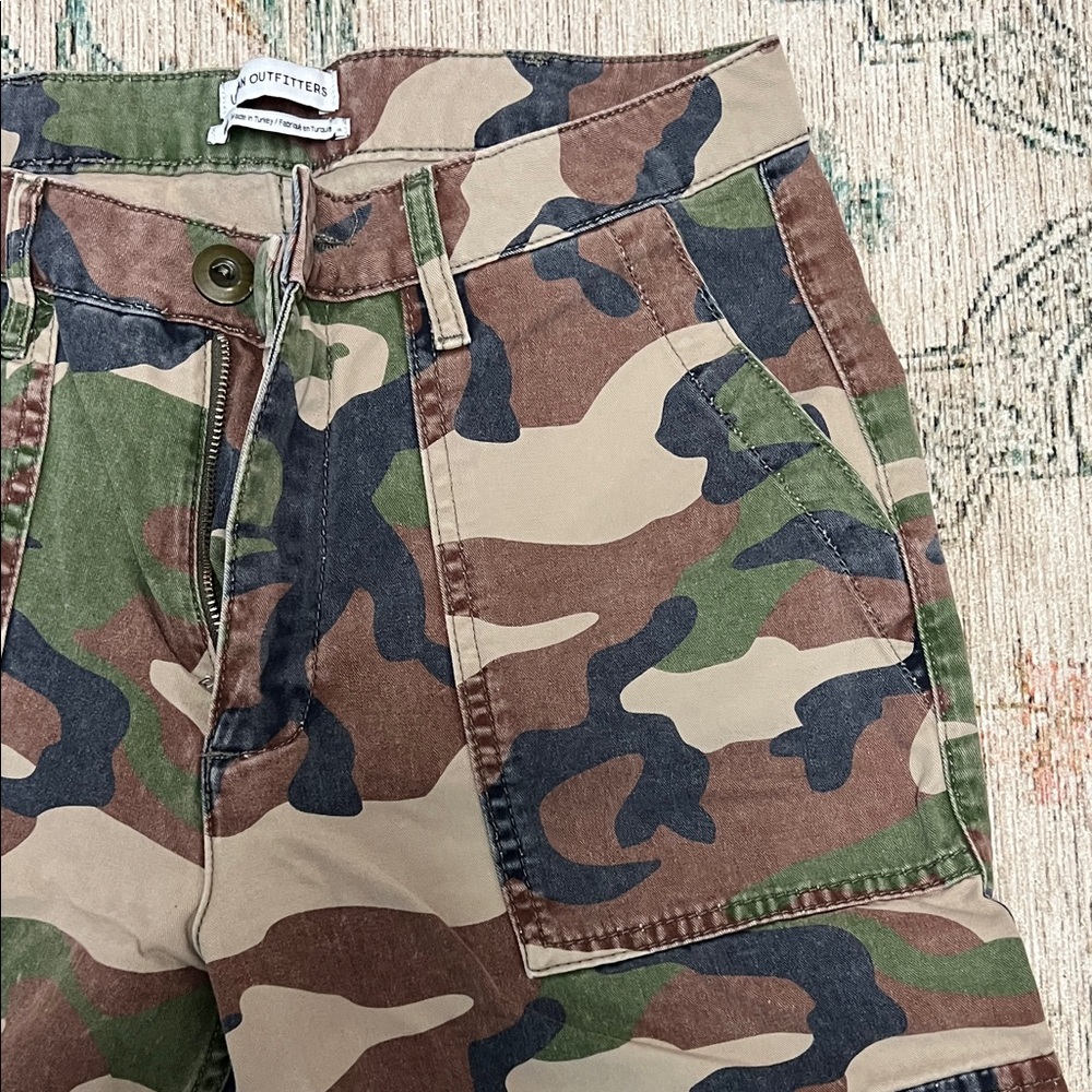 Urban Outfitters Camouflage Cargo Joggers - Picture 3 of 6